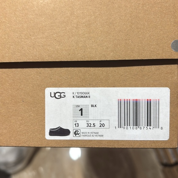 Size 1Y Brand New UGG Kids Tasman || Slipper black fast Shipping - Picture 9 of 9